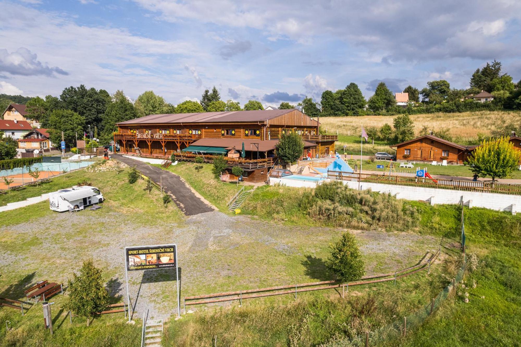 Sport-Hotel Sibenicni Vrch Mnichovice ภายนอก รูปภาพ
