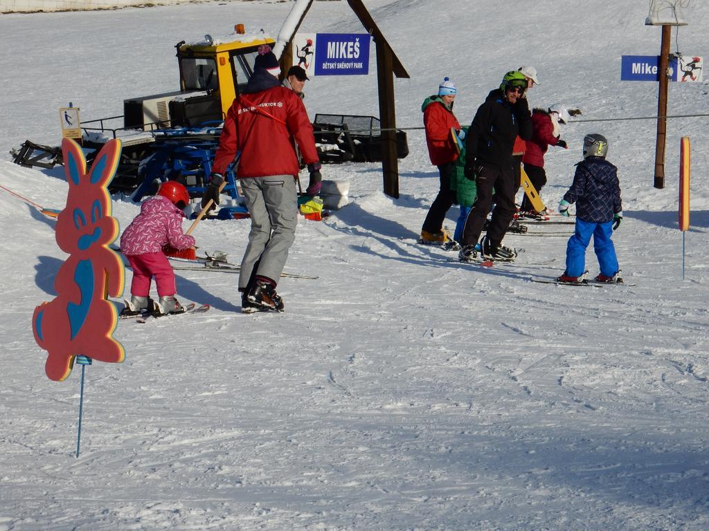 Sport-Hotel Sibenicni Vrch Mnichovice ภายนอก รูปภาพ