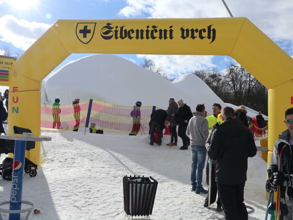Sport-Hotel Sibenicni Vrch Mnichovice ภายนอก รูปภาพ